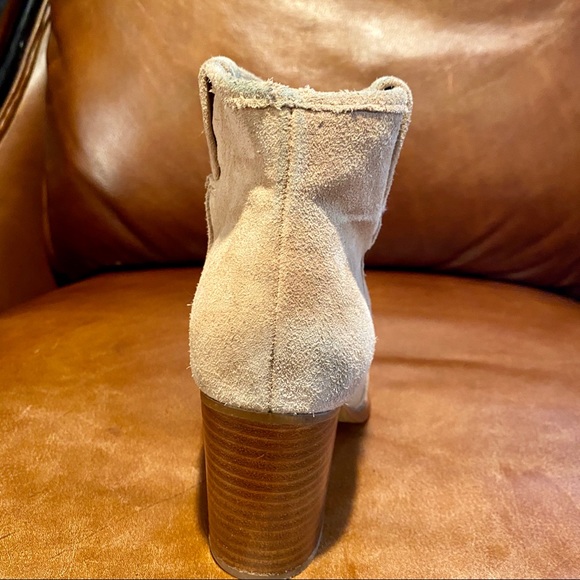 Splendid Beige Suede Chunky Heel Bootie SZ 6 - Picture 4 of 13